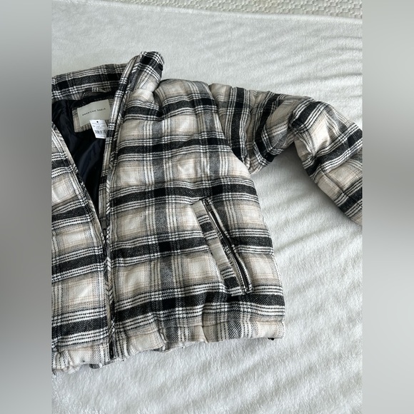 American Eagle Puffer Coat - Picture 2 of 9